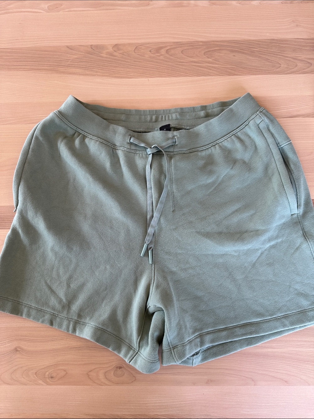 Lululemon Men’s Size Medium Olive Green Drawstring Sweat Shorts